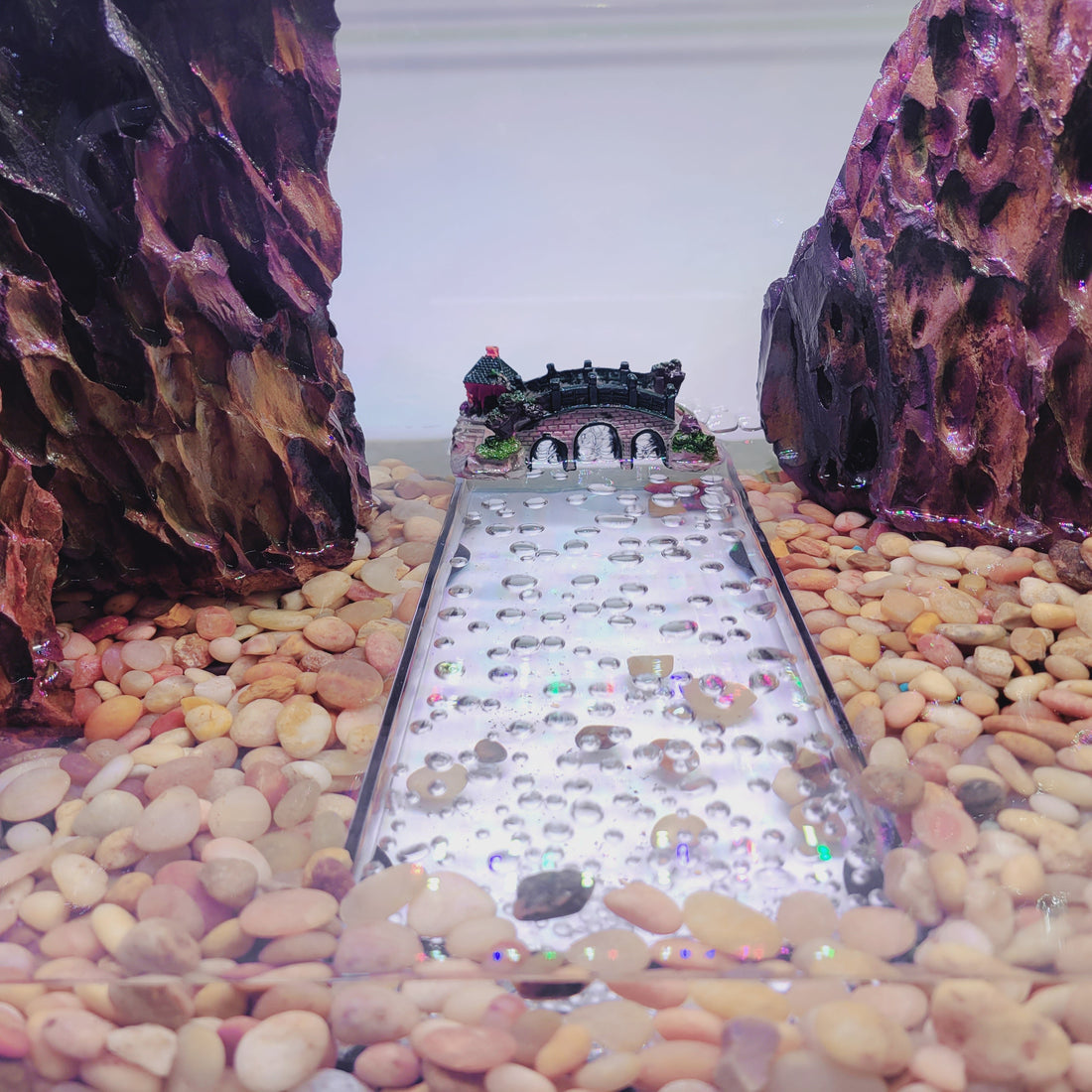 Underwater River - Medium, up to 40 Gallon Tank, with Air Pump